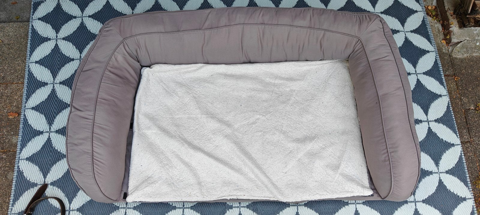 Groot hondenbed met traagschuim matras, Dieren en Toebehoren, Hondenmanden, Gebruikt, Overige, Ophalen
