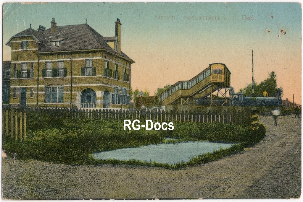 Briefkaart Trein Station Nieuwerkerk a.d. IJssel  1909, Verzamelen, Ophalen of Verzenden, Voor 1920, Gelopen, Zuid-Holland
