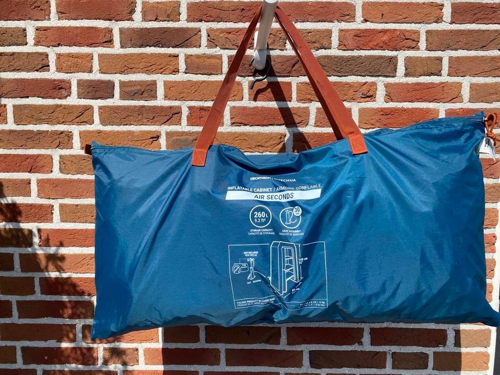 Campingkast. Opblaasbaar decathlon Quechua, Ophalen, Zo goed als nieuw