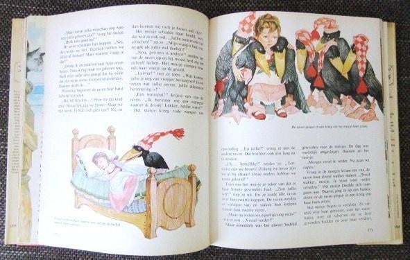 Dik sprookjesboek uit jaren 70 Sneeuwwitje etc, Boeken, Ophalen of Verzenden, Gelezen