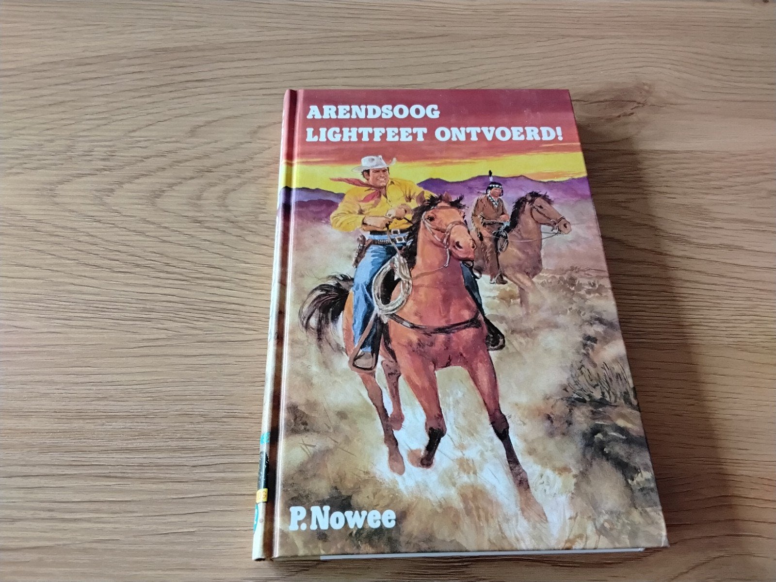 Arendsoog nr 62, Lightfeet ontvoerd!, P. Nowee, 1e druk
Hard, Boeken, Ophalen of Verzenden, Zo goed als nieuw, P. Nowee