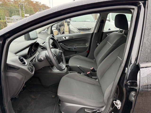 Ford Fiesta 1.0 Style AIRCO NAVI APK T/M 3-6-2027, Euro 5, Stof, Zwart, 525 kg