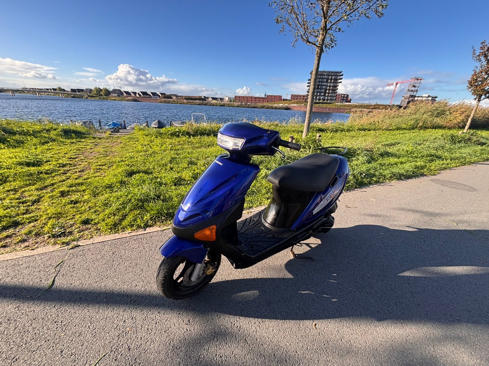 Hyosung rush challenger, Ophalen, Zo goed als nieuw, Benzine