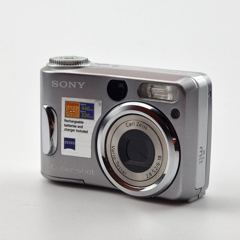 Sony Cybershot DSC-S80 Camera Zilver, Sony, Zo goed als nieuw, Support@sony.com, 1-7-1 Konan, Minato-ku
Tokyo 108-0075
Japan