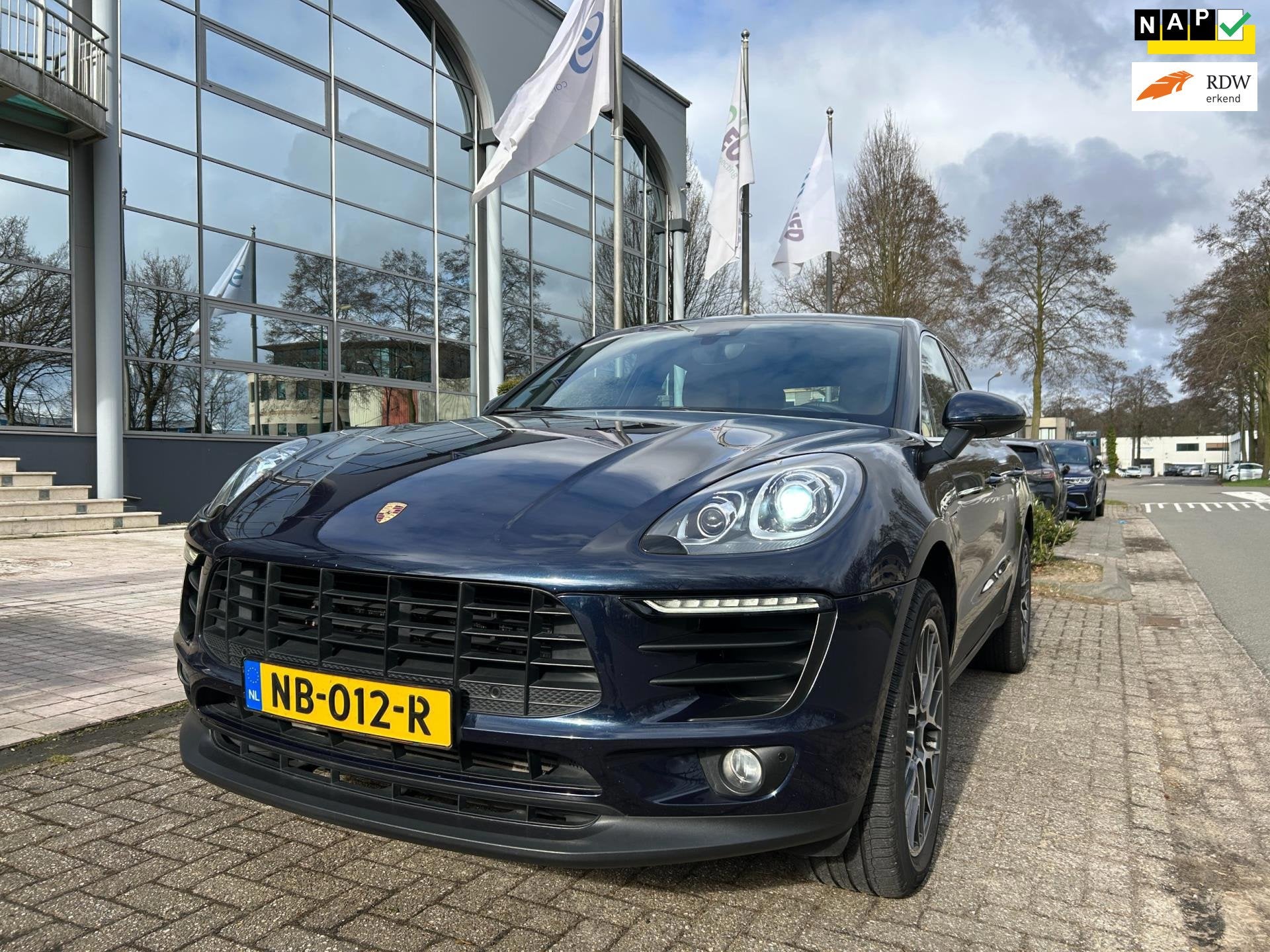 Porsche Macan 3.0 D S aut sport chrono origineel NL N.A.P, Auto's, Automaat, Dealer onderhouden, Gebruikt, Bedrijf