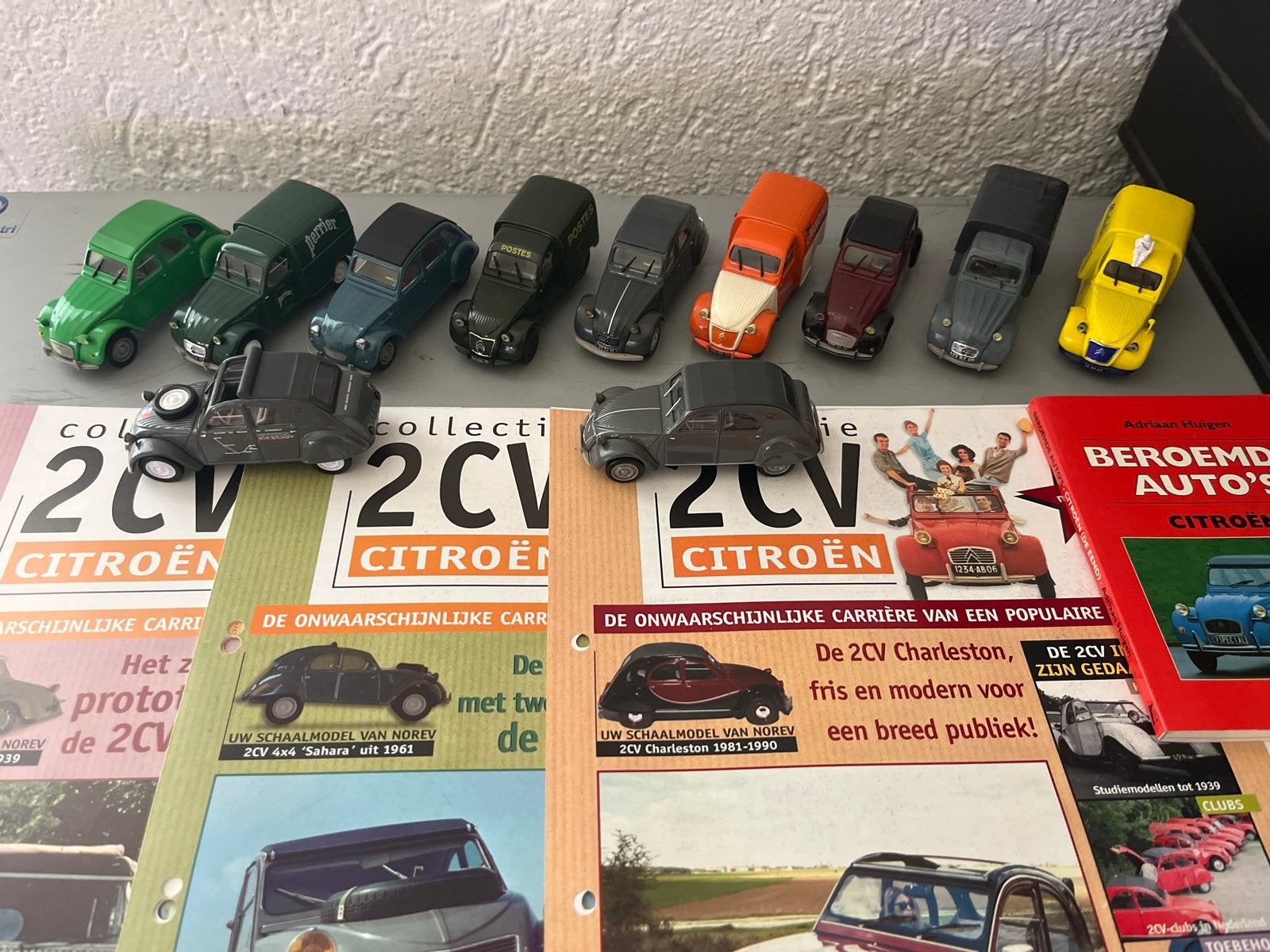 Citroën 2CV Collectie - Schaalmodellen en Boeken, Ophalen of Verzenden, Zo goed als nieuw, Overige typen