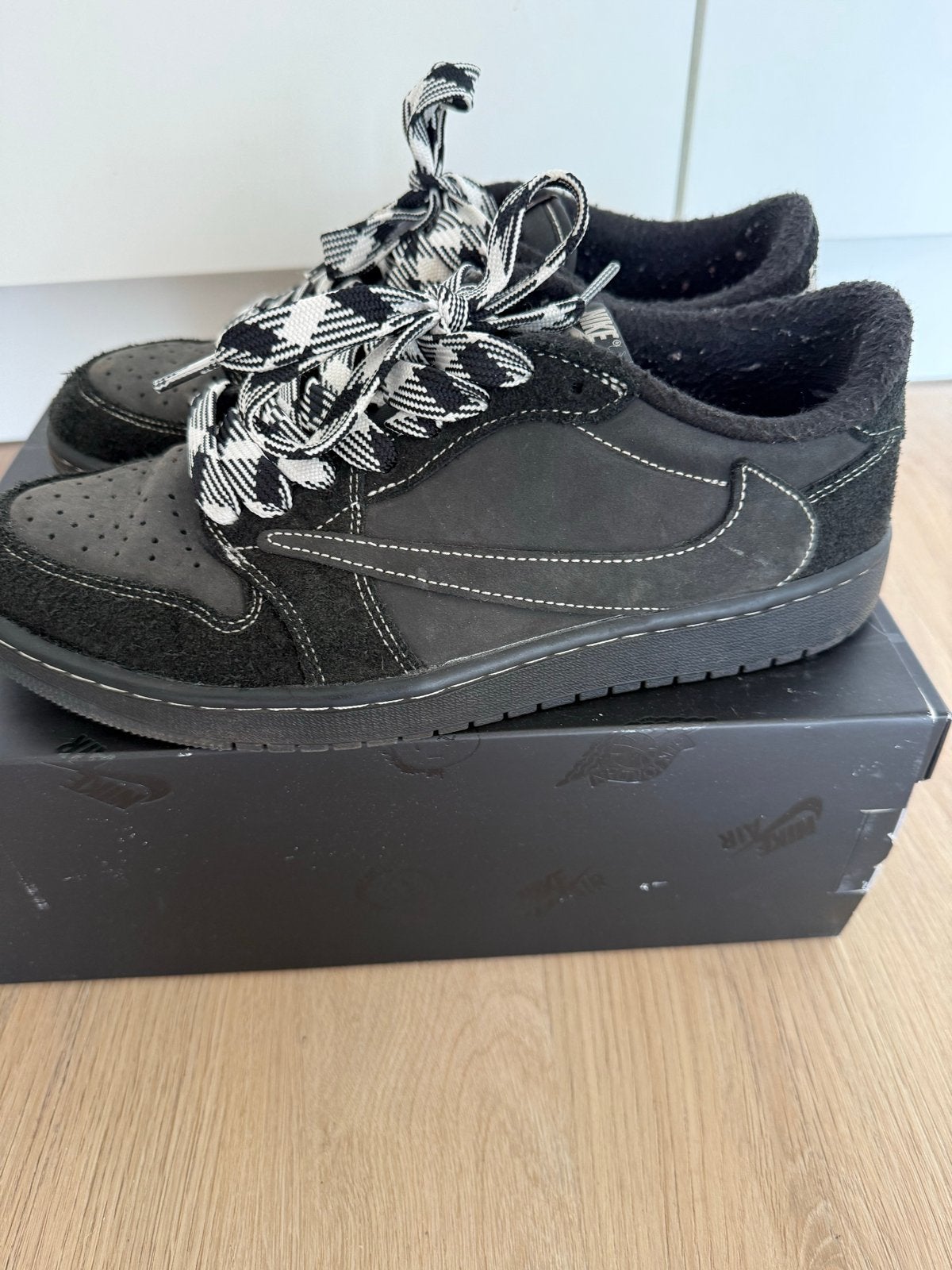 Nike Air Jordan 1 Low OG SP Travis Scott Black Phantom, Kleding | Heren, Ophalen, Zo goed als nieuw, Zwart, Sneakers of Gympen