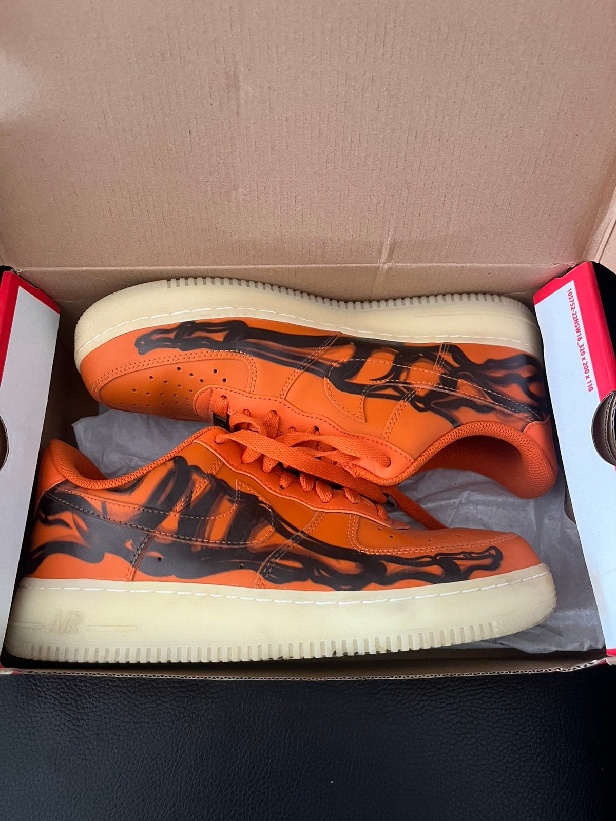Nike Air Force 1 Low Orange Skeleton (glow in the dark zool), Ophalen of Verzenden, Nieuw, Zwart