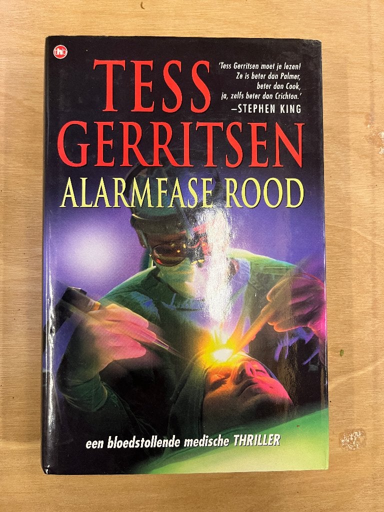 Tess Gerritsen - Alarmfase Rood (Thriller), Boeken, Ophalen of Verzenden, Gelezen, Tess Gerritsen, Wereld overig