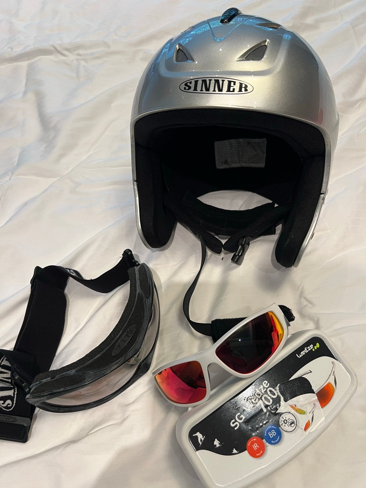 Skihelm Sinner (56-58 cm) met skibril en zonnebril, Overige merken, Gebruikt, Overige typen, Ophalen of Verzenden