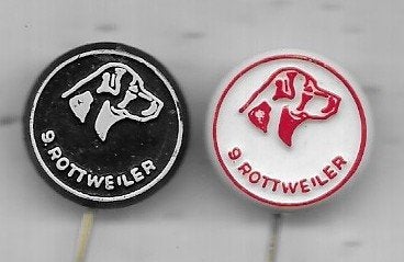 ROTTWEILER HONDEN 2 DIEREN SPELDEN, Ophalen of Verzenden, Zo goed als nieuw, Dier of Natuur, Speldje of Pin