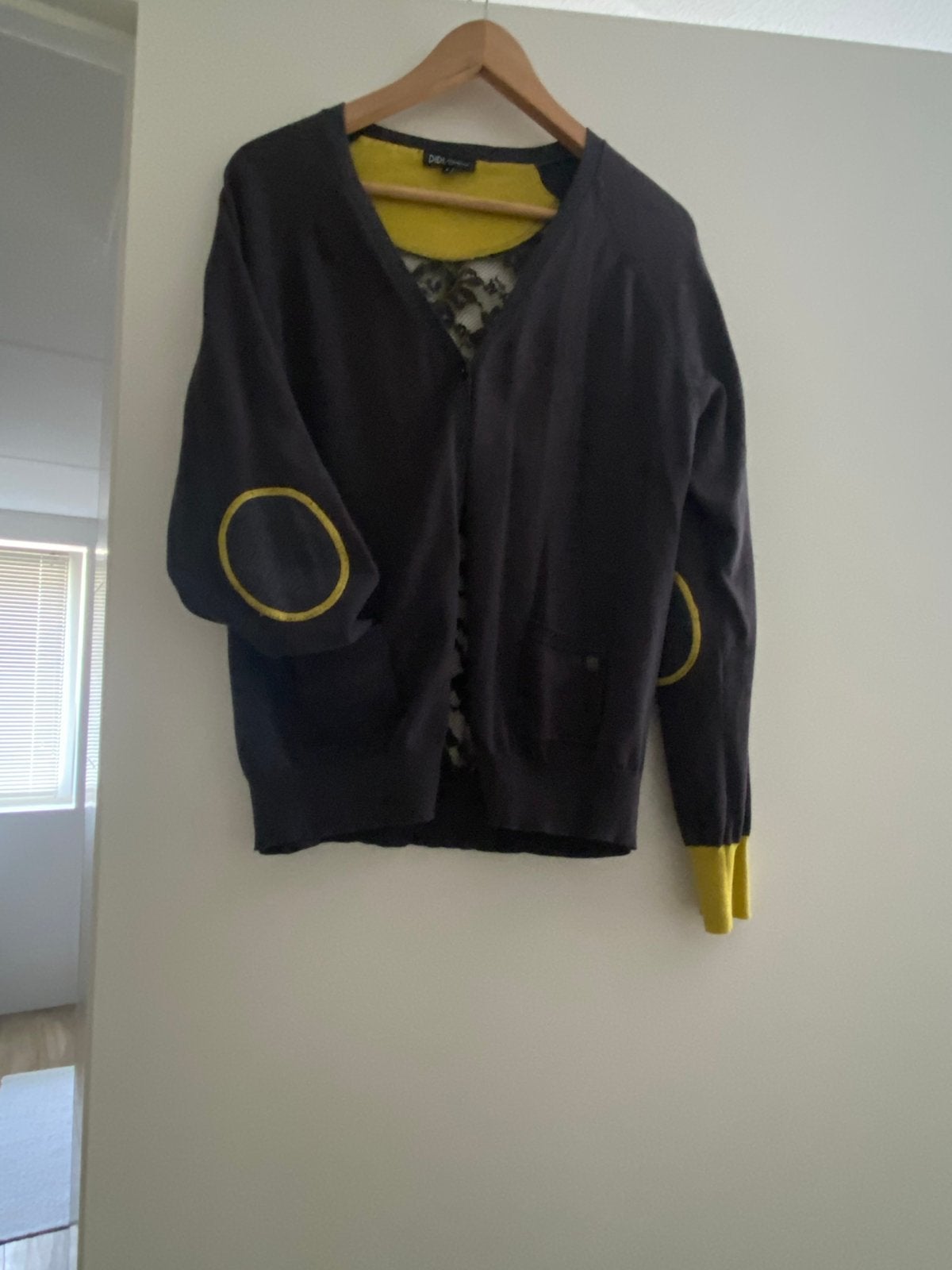 Stijlvol vest met kant en elleboogpatches, Kleding | Dames, Ophalen of Verzenden, Zo goed als nieuw, Maat 38/40 (M), Grijs