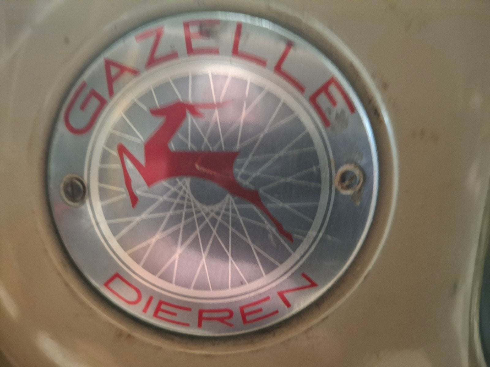 Wie kan mij helpen aan zo n Gazelle embleem, Ophalen of Verzenden, Noord-Amerika