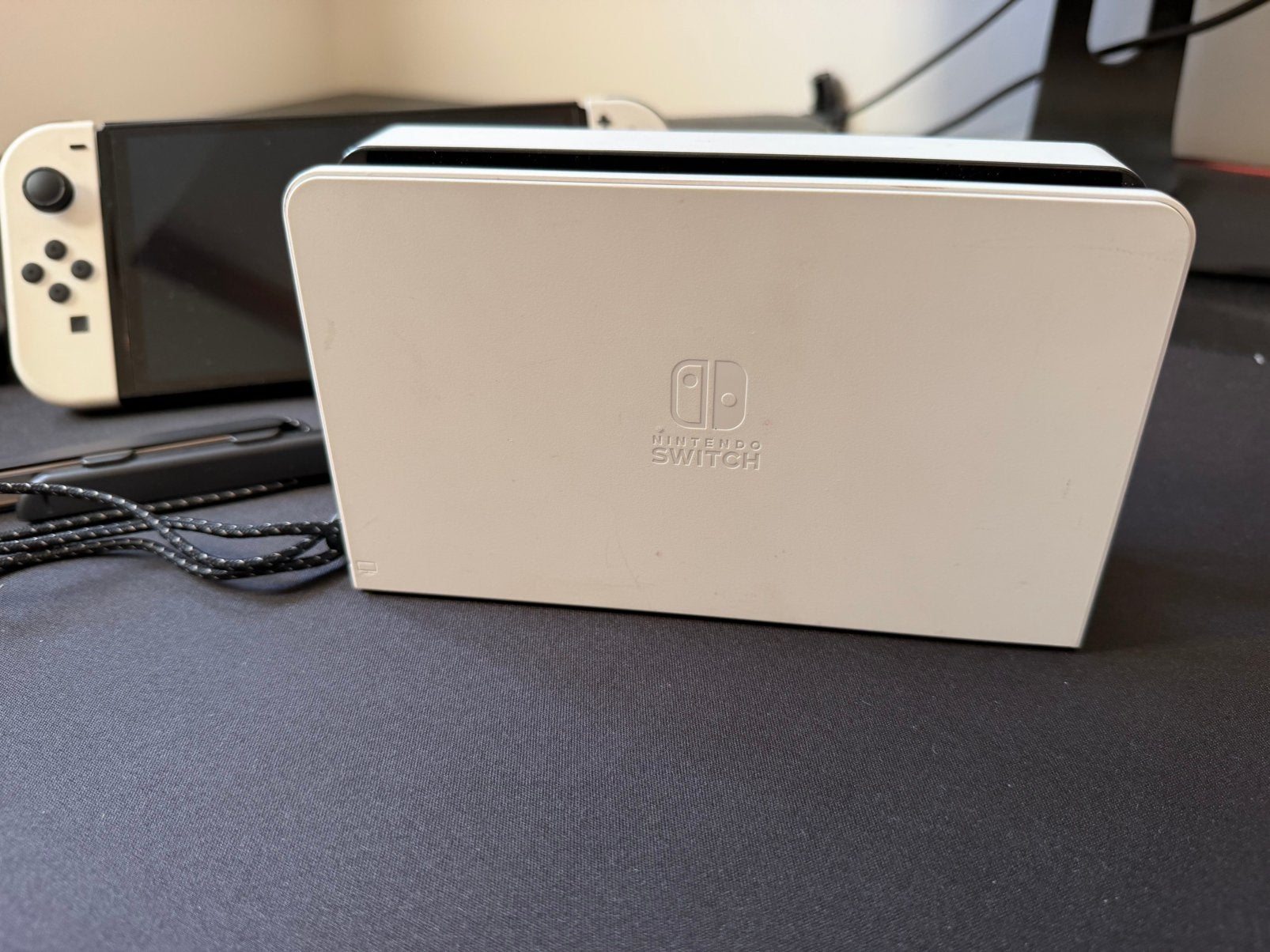 Foto 7 van Nintendo switch OLED wit - zeer compleet en net - 4 games
