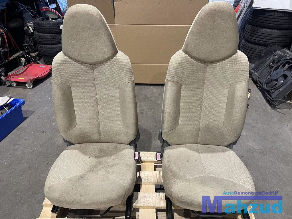 PEUGEOT 107 Geel compleet interieur voorstoelen achterbank, Auto-onderdelen, Interieur en Bekleding, Peugeot, Gebruikt, Ophalen of Verzenden