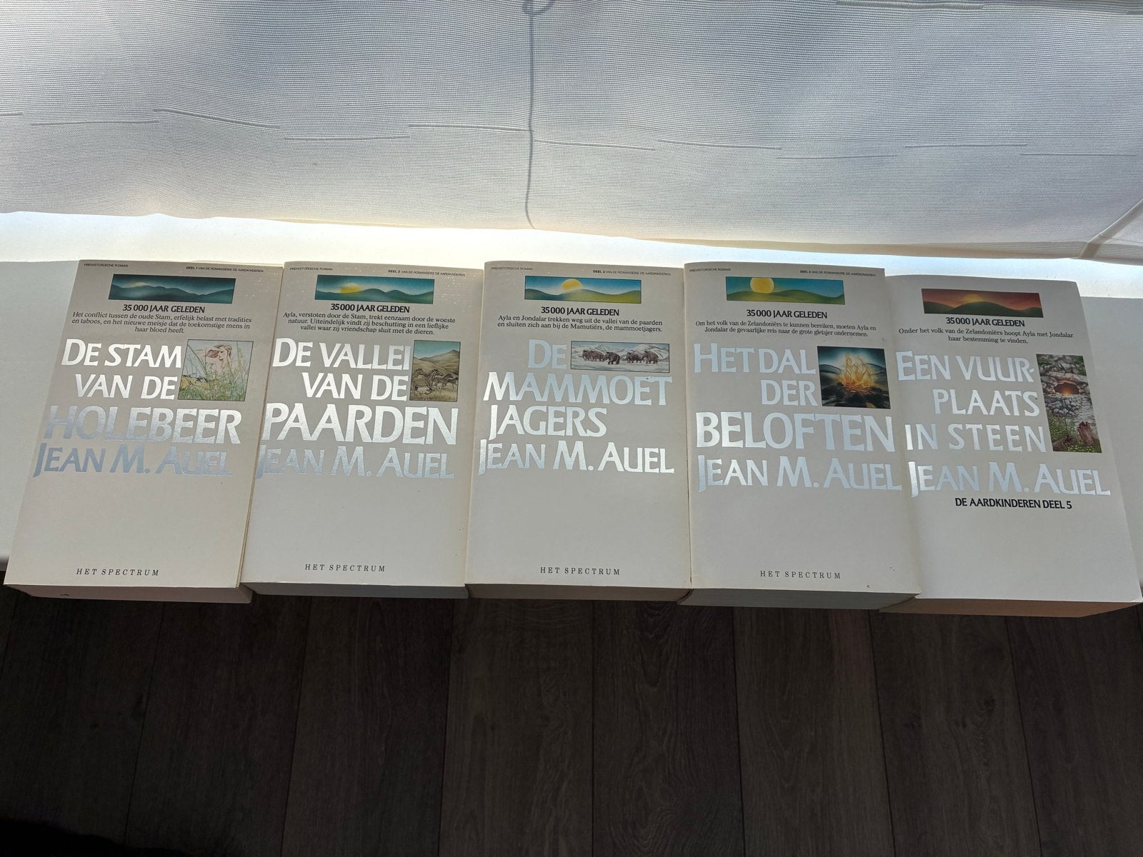De Aardkinderen serie - Jean M. Auel (5 boeken), Boeken, Ophalen, Gelezen