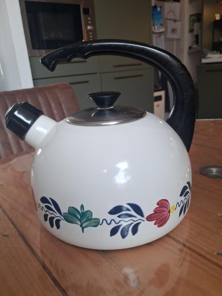 Vintage Boch Boerenbont fluitketel - Wit met bloemmotief, Ophalen of Verzenden