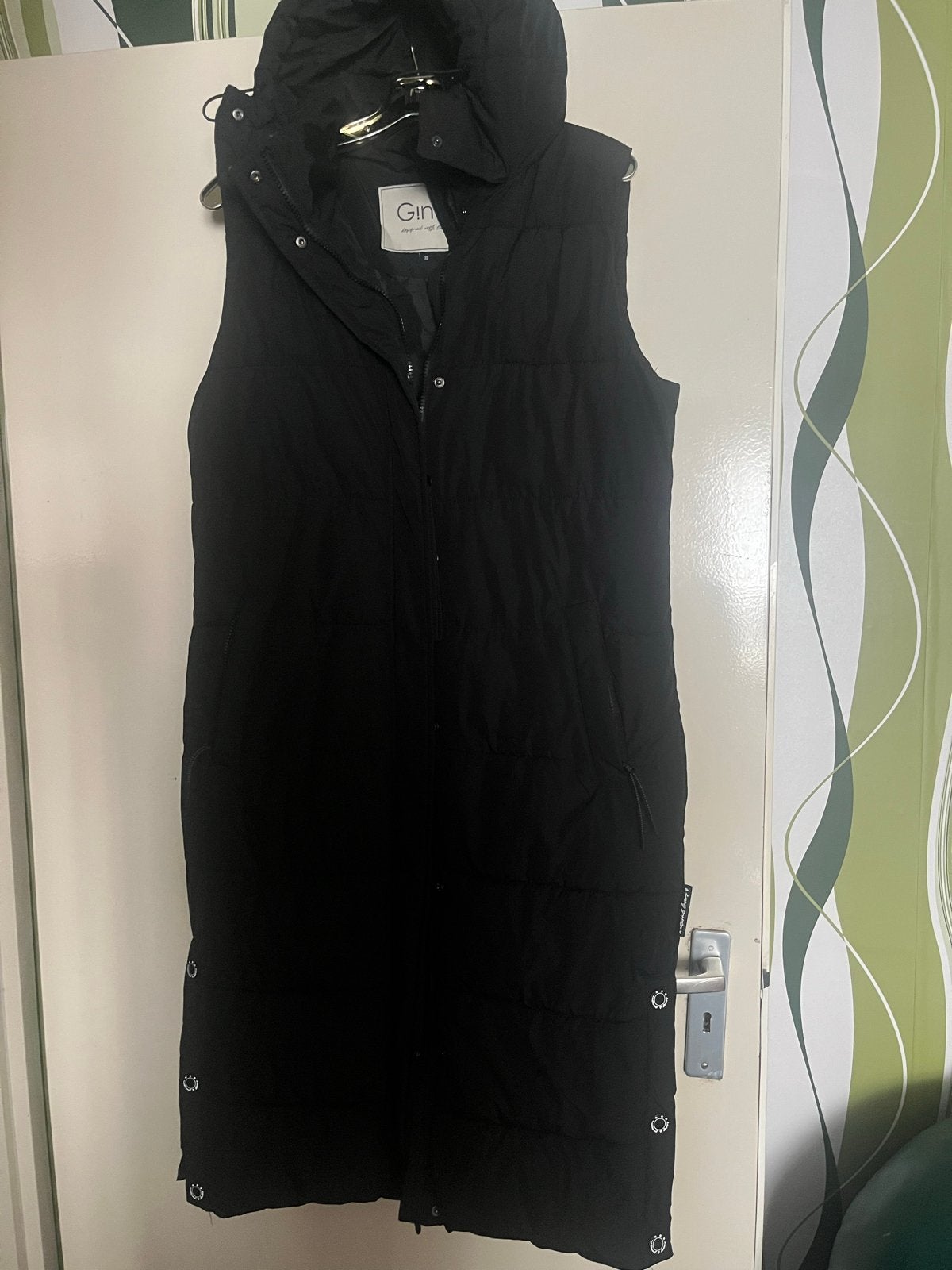 Gina lange bodywarmer met capuchon,maat S, Kleding | Dames, Bodywarmers, Ophalen of Verzenden, Zo goed als nieuw, Maat 36 (S)