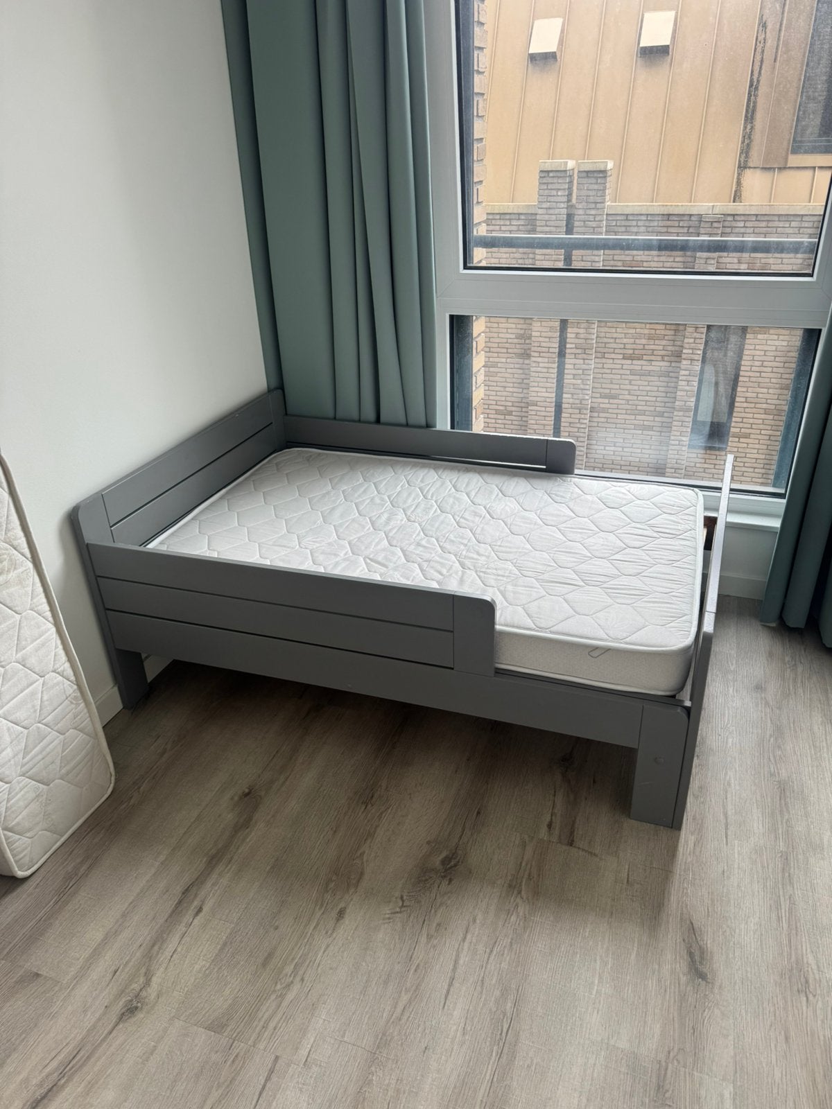 Uitschuifbed kinderbed/volwassenbed, Ophalen, 90 cm, Eenpersoons, Zo goed als nieuw