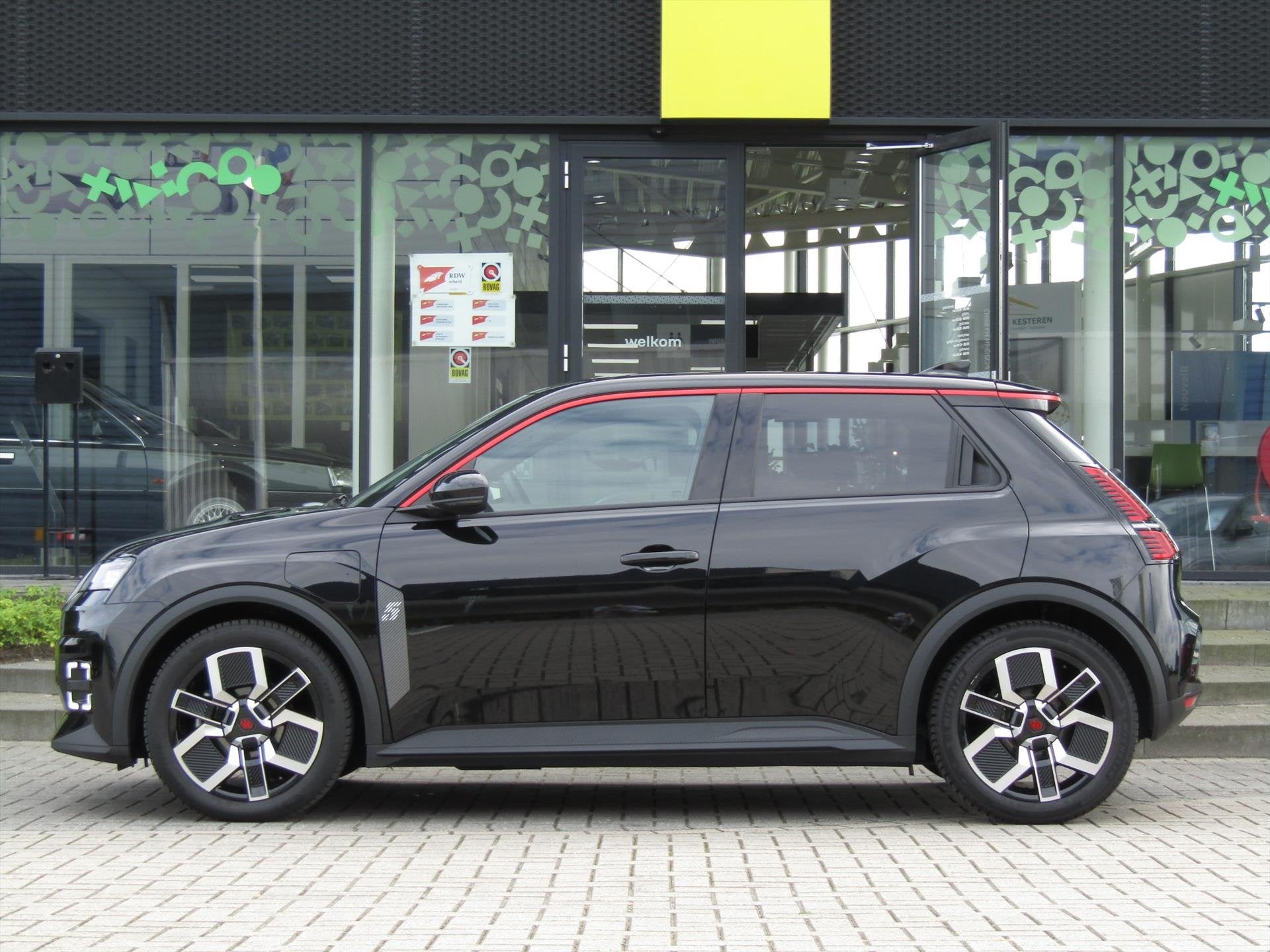 RENAULT 5 52kWh 150pk comfort range Techno / Navigatie / Cam, Auto's, Gebruikt, Zwart, 150 pk, Leder en Stof