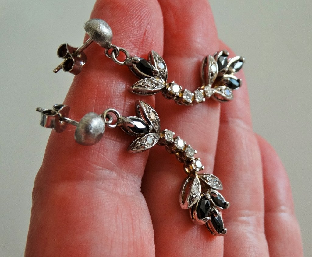 18 karaat witgouden oorhangers met diamant en saffier, Verzenden, Goud, Oorbellen