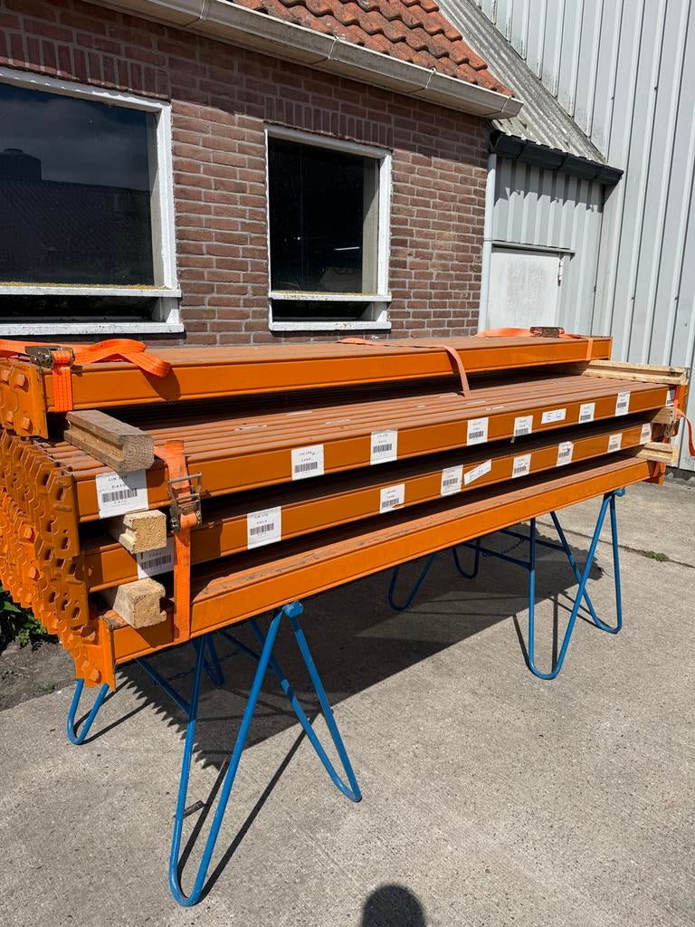Metalen kokers, balken PKZ, Ophalen