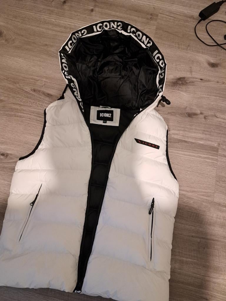 Witte bodywarmer met capuchon - Icon2 maat xl, Kleding | Heren, Bodywarmers, Ophalen of Verzenden, Nieuw, Maat 56/58 (XL), Wit