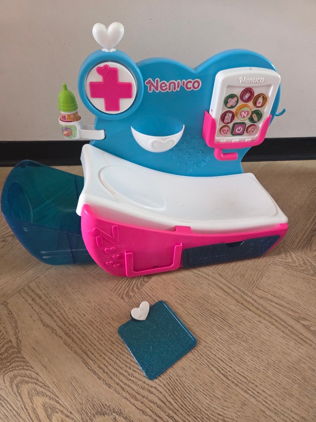 Nenuco Babyverzorgingsstation met Geluid en Licht, Ophalen of Verzenden, Zo goed als nieuw, Overige typen, Met geluid