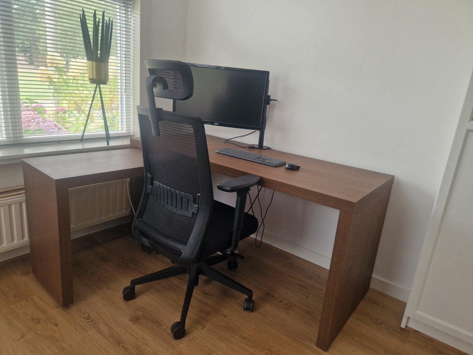 IKEA Bureau met uitschuifbaar deel - Zo goed als nieuw, Ophalen, Zo goed als nieuw