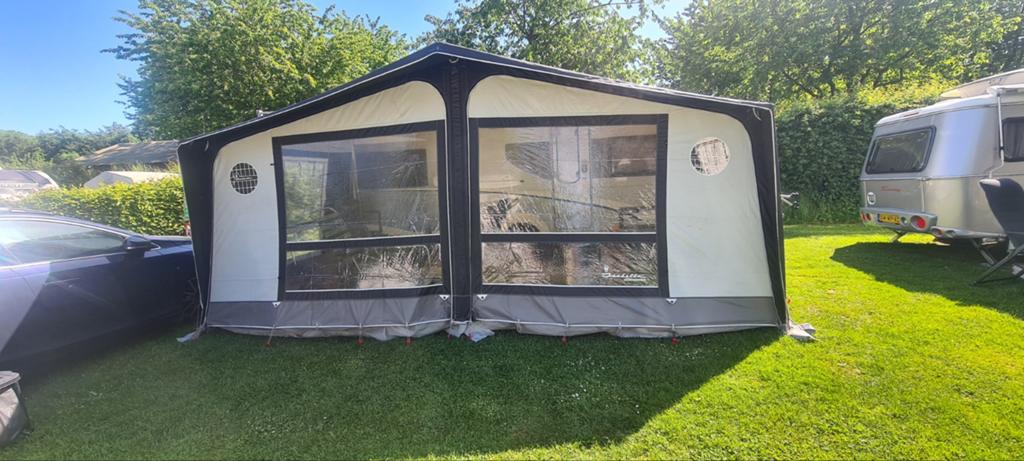 Voortent Isabella Commodore Concept omloop 975 en diepte 300, Ophalen of Verzenden