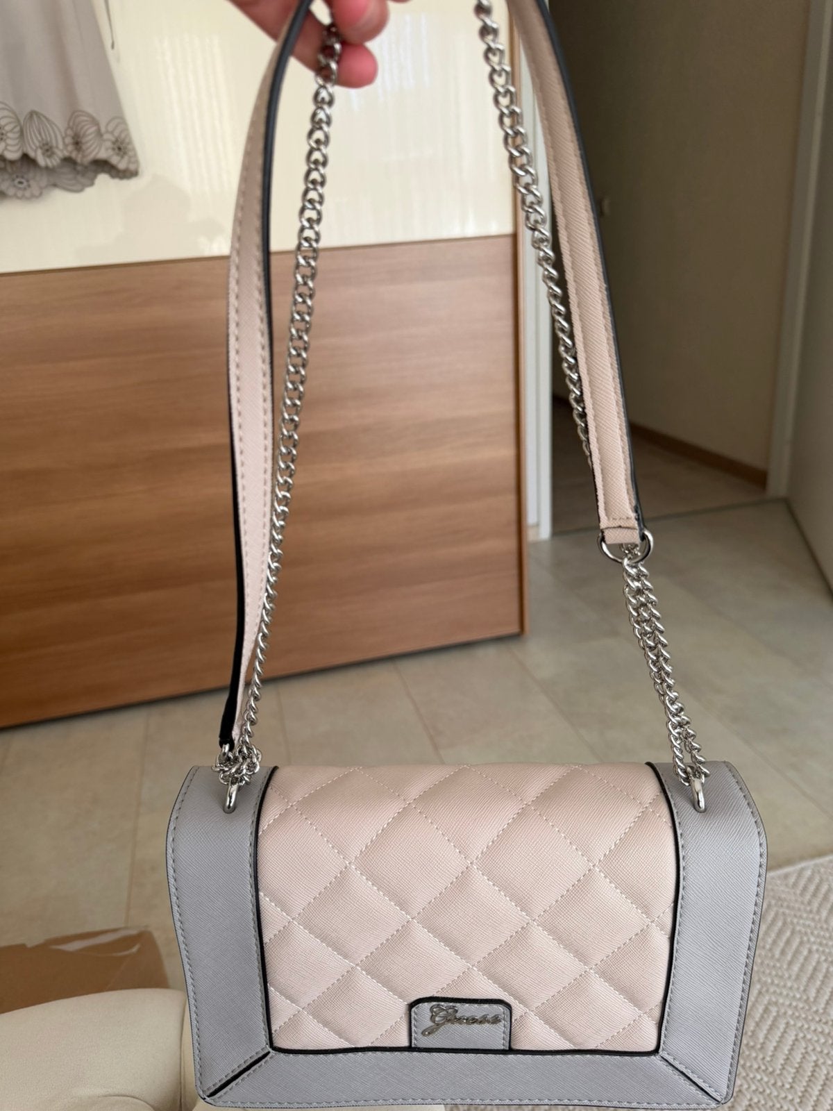 Mooie guess tas, Sieraden, Tassen en Uiterlijk, Tassen | Damestassen, Ophalen of Verzenden, Zo goed als nieuw, Zwart, Handtas