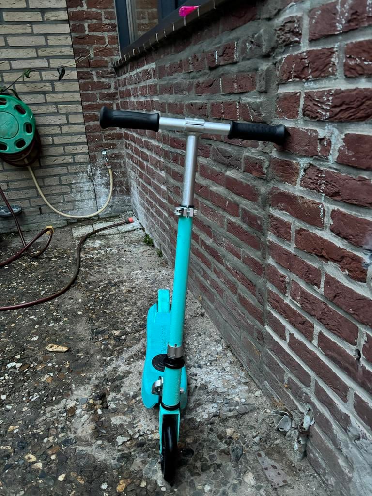 Elektrische kinderstep, Fietsen en Brommers, Steps, Ophalen, Zo goed als nieuw, Gewone step
