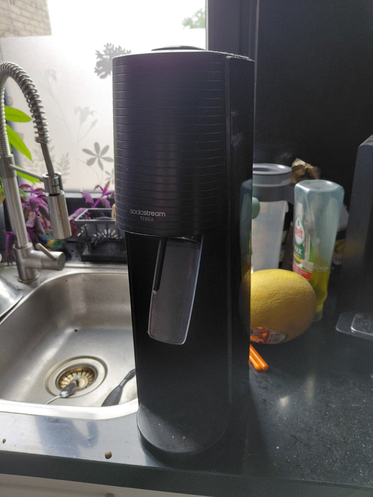 SodaStream Terra Zwart - Bruiswatermaker, Witgoed en Apparatuur, Bruiswatermachines, Ophalen, Zo goed als nieuw