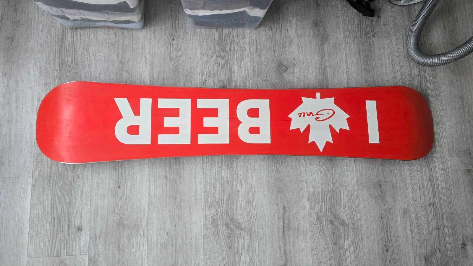 Uniek Gnu Snowboard 153cm "I love beer" met bindingen, Ophalen of Verzenden, Gebruikt, Board
