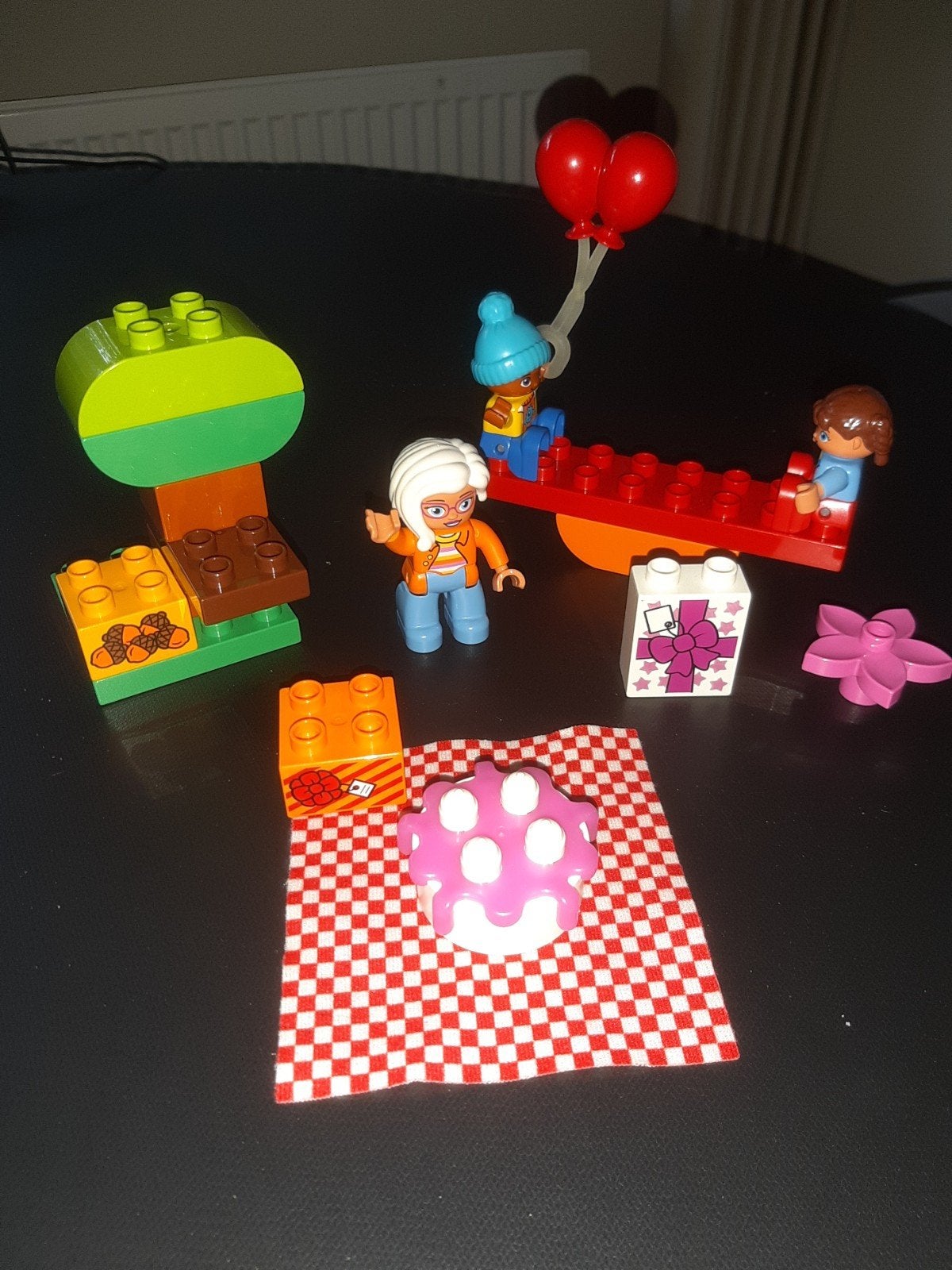 Duplo Verjaardagspicknick Set 10832 met kleedje, Gebruikt, Overige thema's, Compleet, Ophalen of Verzenden