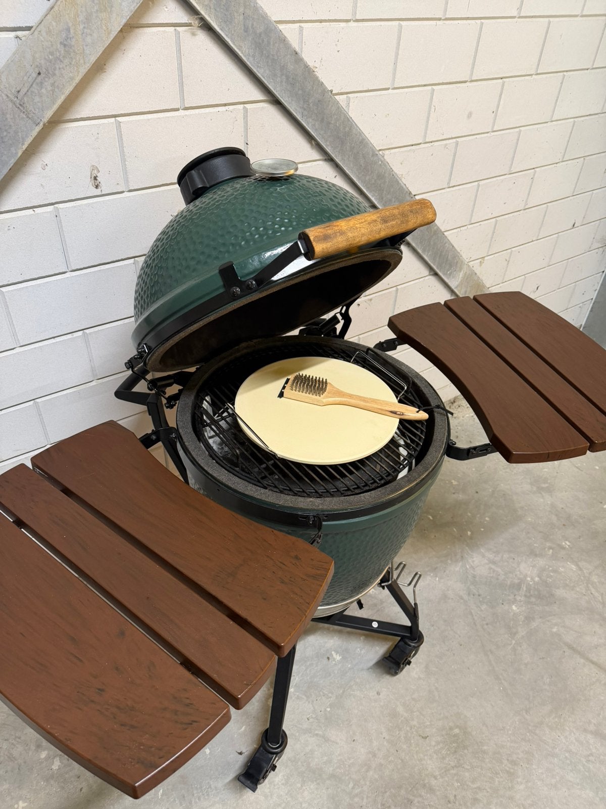Foto 3 van Big Green Egg Large – zeldzame zijtafel plus accessoires