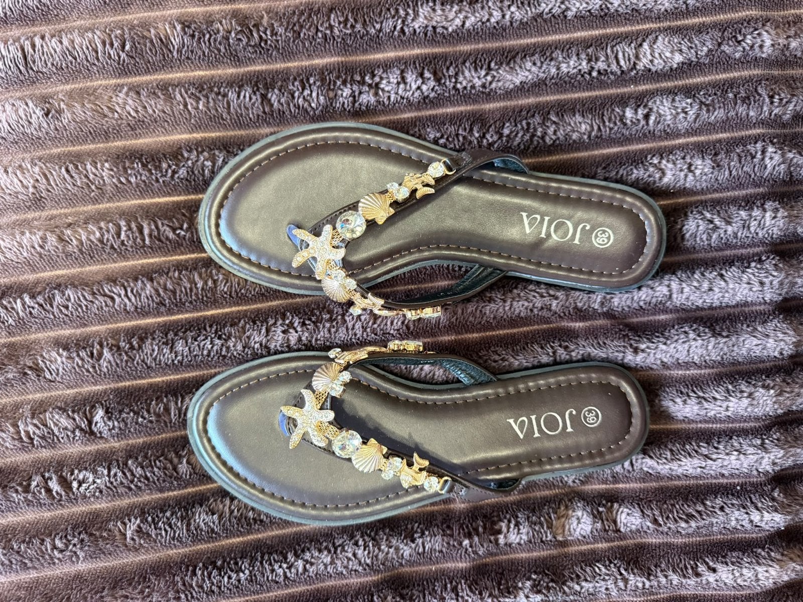 Nieuwe slippers maat 39 met mooie schelpen op de voorkant, Ophalen of Verzenden, Nieuw, Slippers