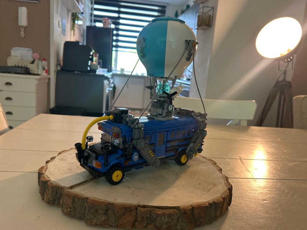 Fortnite Battle Bus met Figuren - Geen Doos, Ophalen of Verzenden, Zo goed als nieuw, Overige merken