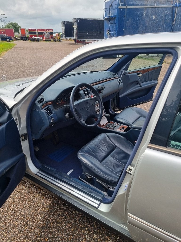 Mercedes-Benz E-Klasse 3.2 E320 Sedan Elegance Automaat W210, foto 8