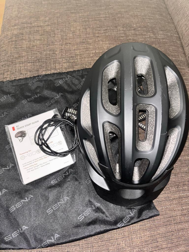 Sena fietshelmen met Bluetooth radio (M & L), Ophalen, Zo goed als nieuw, Overige maten, Heer of Dame