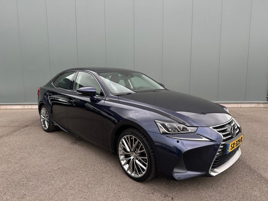 Lexus IS 300h Hybrid Lux. L. KEYLESS | CAMERA | NAP !, Auto's, Automaat, 181 pk, Blauw, Bedrijf