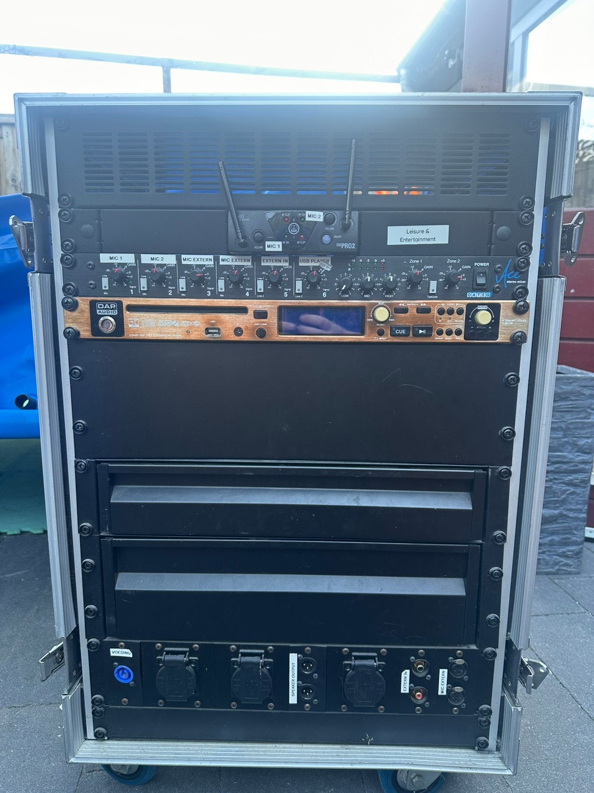JBL EON ONE PRO set met verrijdbaar rack, Ophalen, Gebruikt, Audio