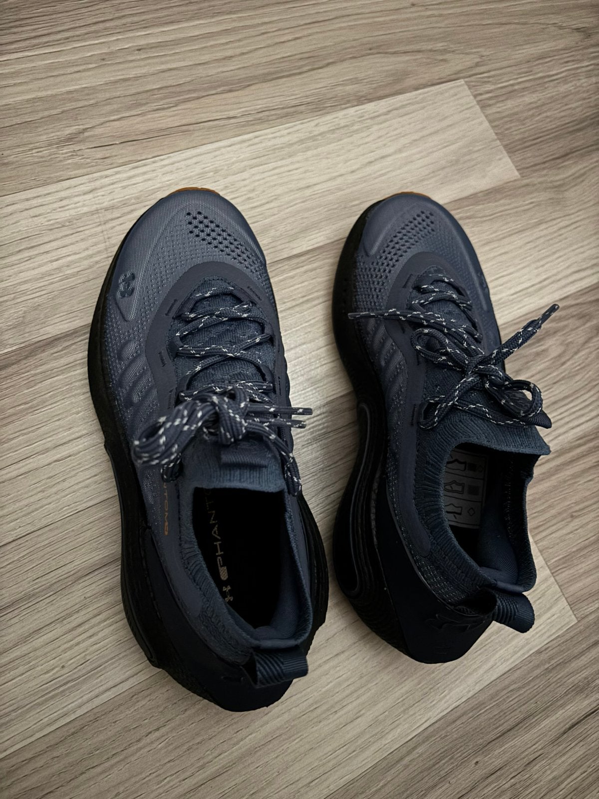 Nieuwe under armour sneakers, Ophalen of Verzenden, Nieuw, Blauw, Sportschoenen