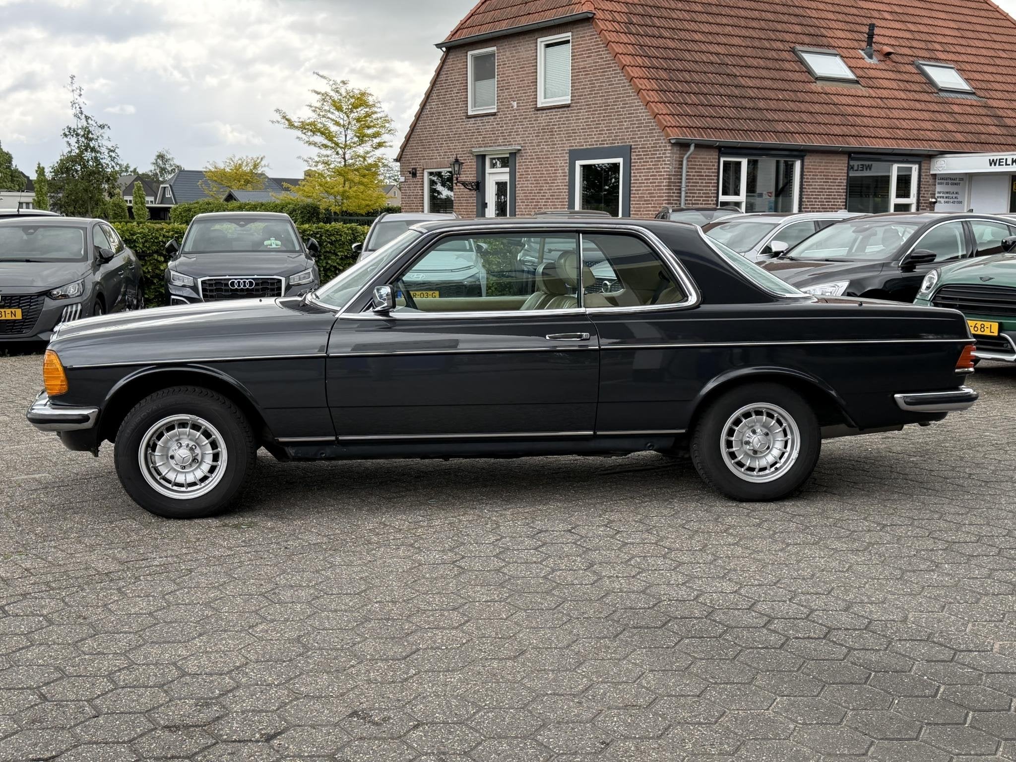 Mercedes-Benz 200-280 (W123) 230 CE, Auto's, 12 maanden, Gebruikt, 4 cilinders, Bedrijf