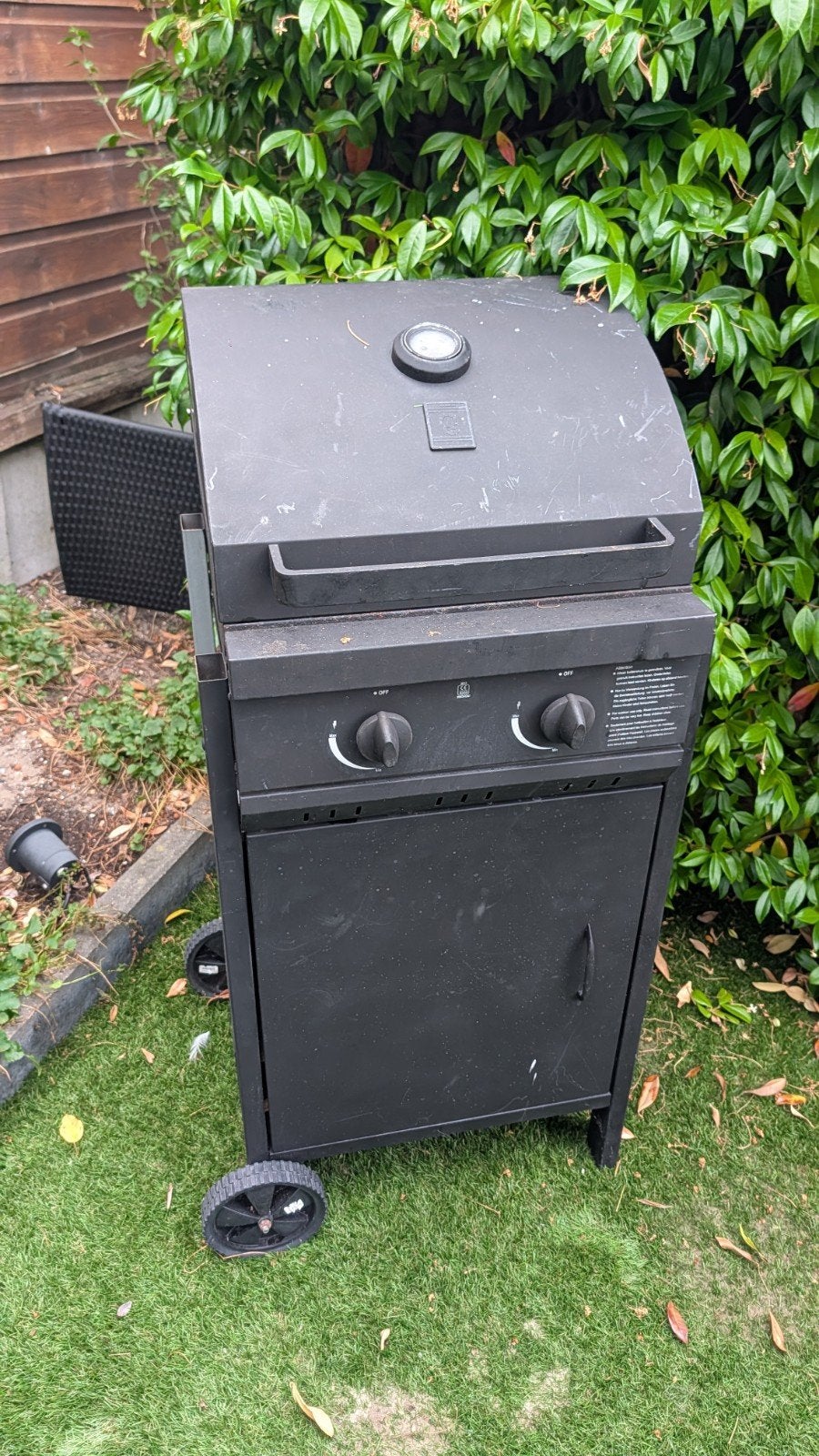 Gebruikte gasbarbecue met gasfles en nieuwe slang, Ophalen, Gebruikt