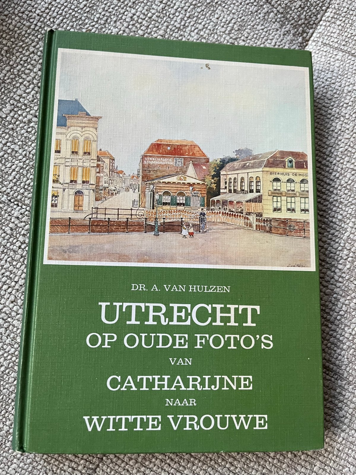 Utrecht op Oude Foto's - Dr. A. van Hulzen (2 delen), Boeken, Ophalen of Verzenden, 20e eeuw of later, Zo goed als nieuw