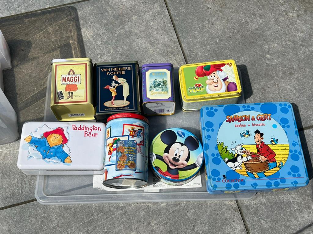 Collectie blikken 8 stuks oa disney, paddington, milka, Verzamelen, Blikken, Ophalen of Verzenden, Zo goed als nieuw, Overige