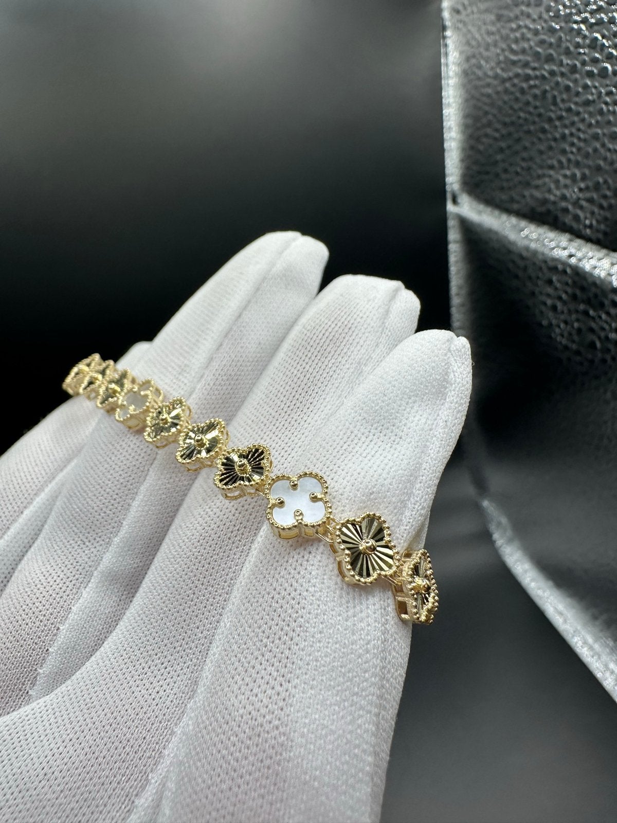 14k Gouden Klaveren Armband, Ophalen of Verzenden, Nieuw, Goud