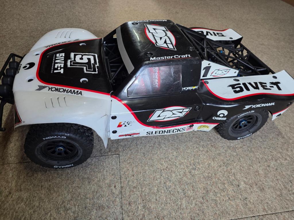 Losi 5ive-T, Benzine, Auto offroad, Ophalen of Verzenden, Zo goed als nieuw