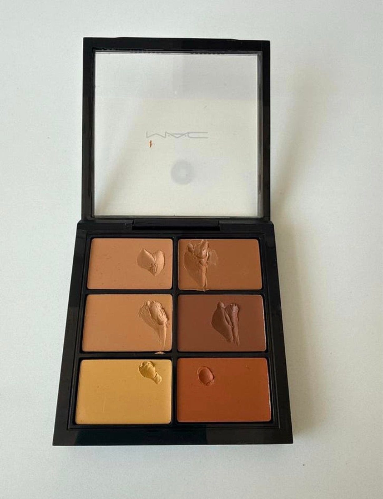 MAC Studio Fix Conceal and Correct, Gebruikt, Overige kleuren, Gehele gezicht, Ophalen of Verzenden